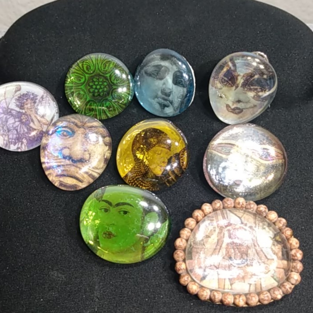 9 Signed Buttons